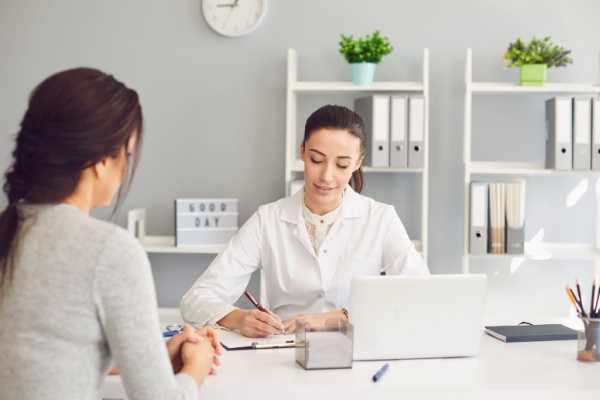 Arrêts de travail : la médecine du travail mieux informée ?